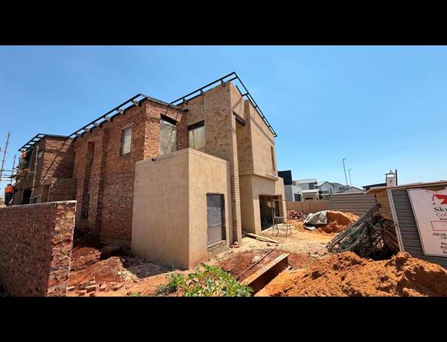 4 BEDROOM HOUSE FOR SALE IN FOUNTAINBROOK ESTATE